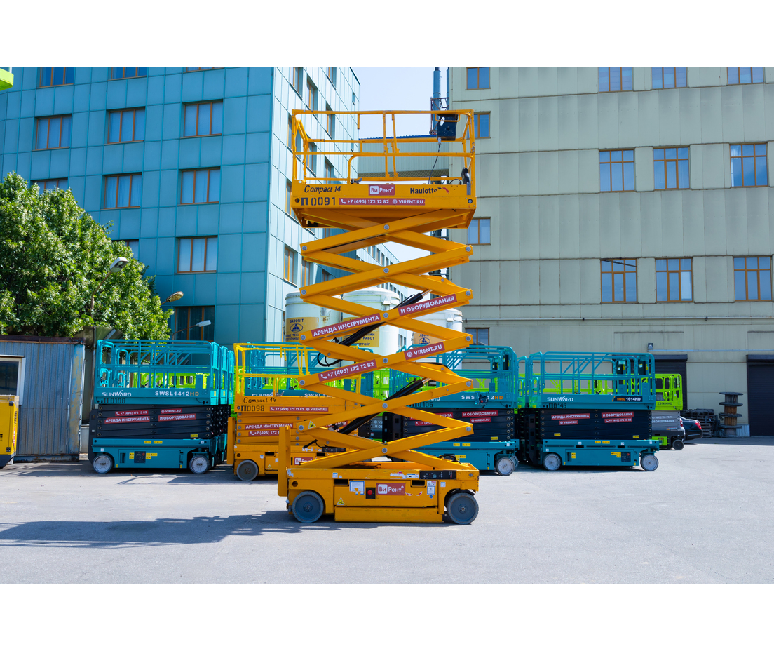 Ножничный электрический подъемник Haulotte Compact 14 (б/у) уцененный в продажу